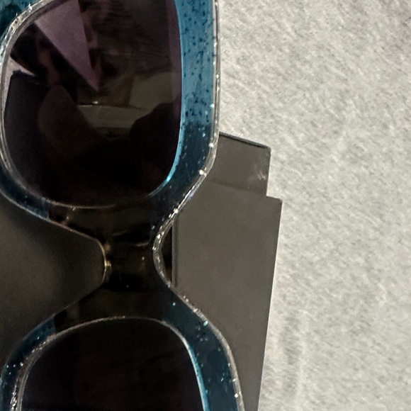 Gucci Teal and Black Women's Sunglasses - Picture 8 of 14
